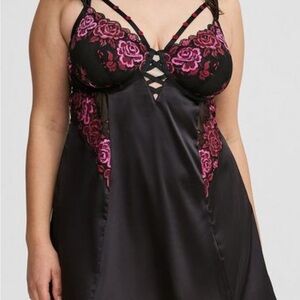 Torrid Size 1 Black and Pink Underwire Slip Dress NWT